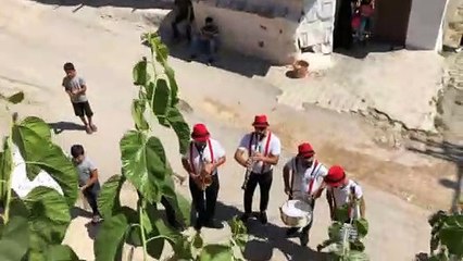 Öğretmenden MPS hastalığı Abdullah'a 18 yaşında sürpriz doğum günü