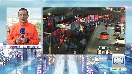 Marcha de docentes bloqueó movilidad en Bogotá