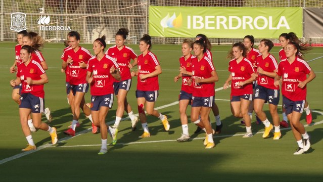 Vilda da la bienvenida a la Selección femenina: Seamos un oasis de fútbol