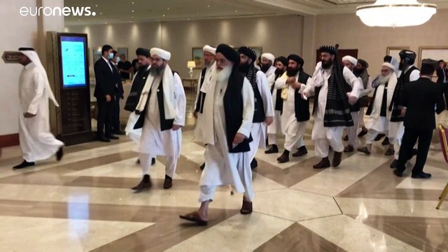 Afganistan için tarihi 'barış masası' kuruldu: Hükümet ile Taliban görüşmelere başladı