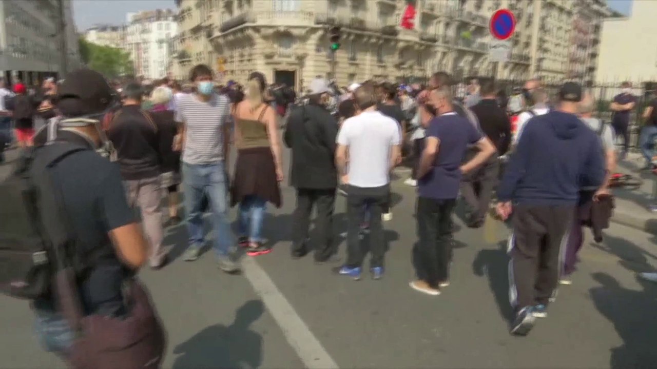 Gilets jaunes: la plupart des manifestants sont partis dans la direction opposée, au départ de la place Wagram à Paris