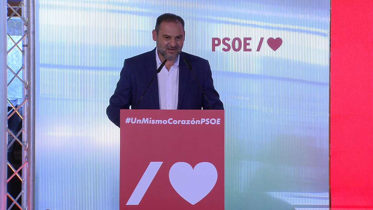 Ábalos carga contra el PP por Kitchen