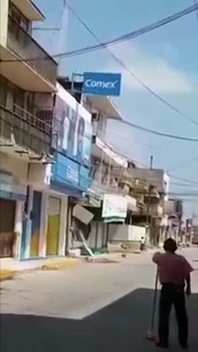 Mira el momento exacto en el que un edificio se derrumba en México tras el terremoto