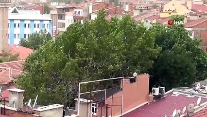 Afyonkarahisar’da aniden çıkan fırtına şaşkınlığa sebep oldu