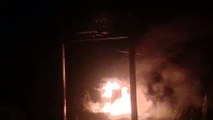 विद्युत की हाईटेंशन लाइन में तकनीकी खराबी के कारण ट्रांसफार्मर धू-धू कर जलने लगा