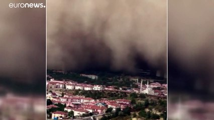 Ankara'nın Polatlı toz fırtınası: Çadırlar uçtu, görüş mesafesi düştü