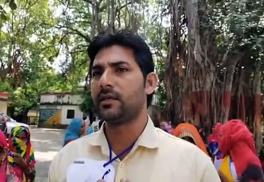 राशन डीलर के चुनाव को लेकर ग्रामीणों ने उठाए सवाल