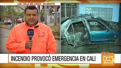 Atacan vehículo con bomba incendiaria en Cali
