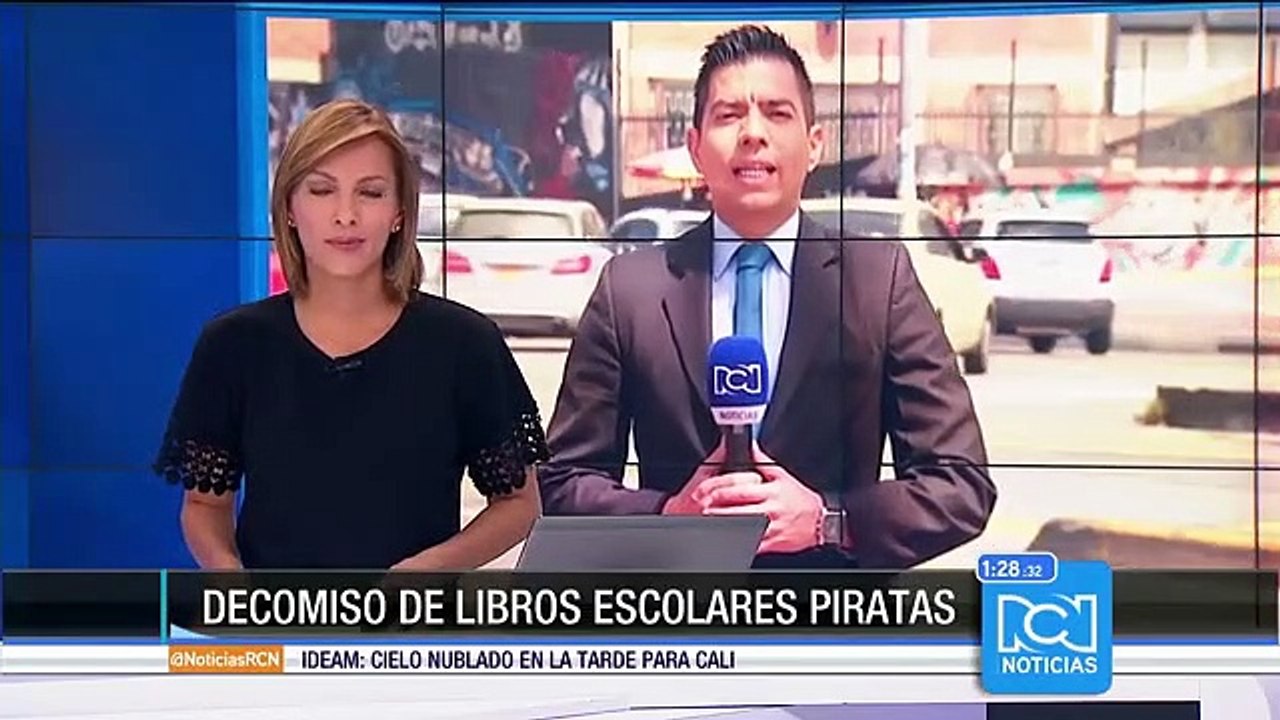 Centenares de libros escolares piratas fueron decomisados en el centro de Bogotá
