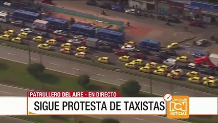 Trancón en Las Américas por protestas de taxistas