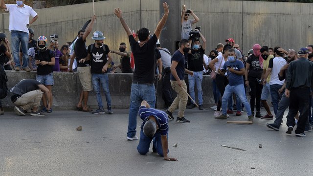 للمطالبة بكشف حقيقة انفجار مرفأ بيروت.. ناشطون لبنانيون ينظمون مسيرة نحو القصر الجمهوري