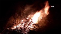 Gece yarısı korkutan yangın: 500 dönüm anız alev alev yandı