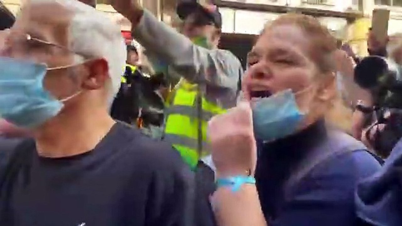 Jean-Marie Bigard pris à partie par des Gilets jaunes