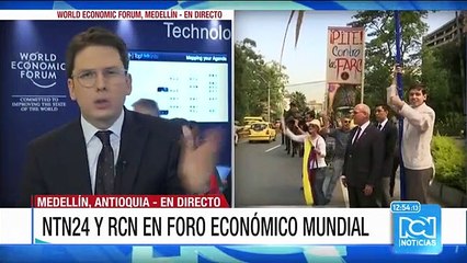 Protestas a las afueras del lugar donde se realiza el Foro Económico Mundial