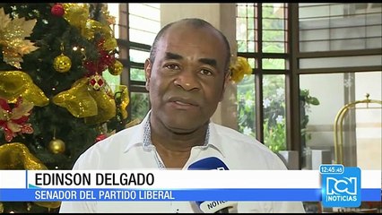 Diversos sectores apoyaron decisión de separar a observadores que bailaron con guerrilleras