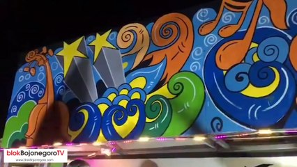 Syahdu....!!! Bupati Ngamen di Pasar Keroncong