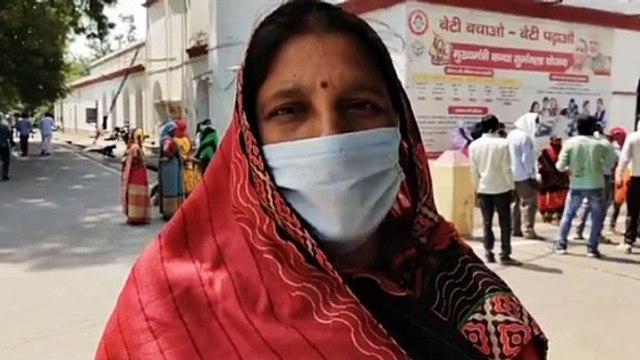 इटावा: अपने बेटे की तलाश में दर-दर भटक रहे माता-पिता