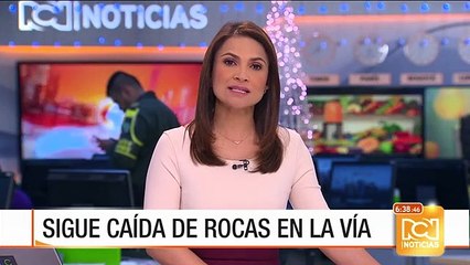 Conductores insisten en usar vía Medellín-Bogotá pese a constante caída de rocas
