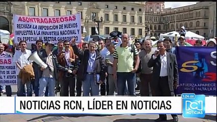 Sindicatos de industria de las gaseosas protestan frente al Congreso