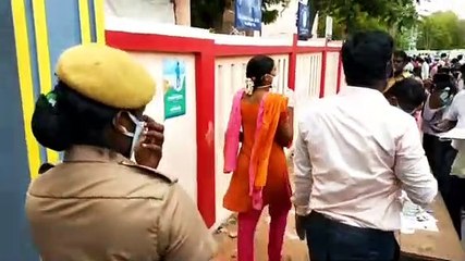 நீட் தேர்வுக்கு வந்த மாணவியின் தாலியைக் கழற்றச் சொன்ன அதிகாரிகள் - வீடியோ