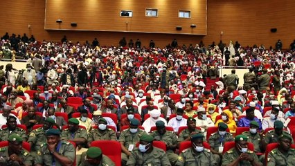 La junte malienne s'engage à une transition de 18 mois