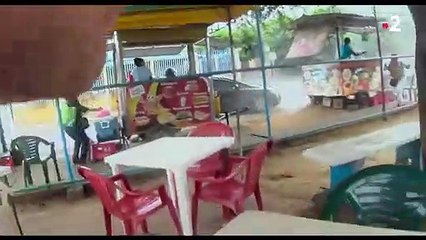 "J'irai mourir dans les Carpates" : le premier film original d'Antoine de Maximy