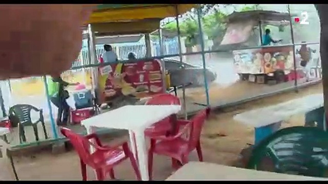 "J'irai mourir dans les Carpates" : le premier film original d'Antoine de Maximy