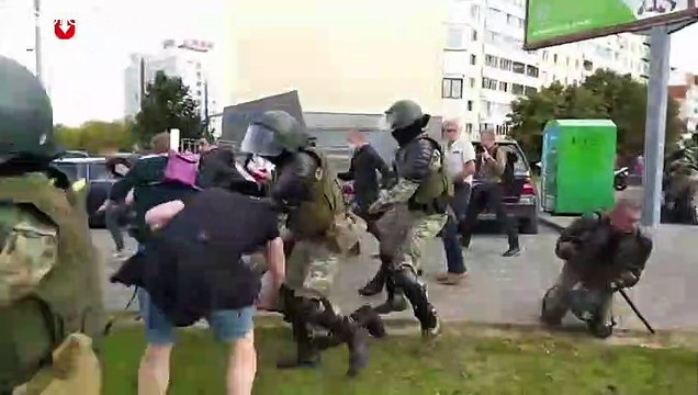 Марш героев в Минске: десятки тысяч участников, сотни задержанных