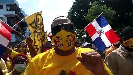 Marcha en Santiago por 30 % AFP