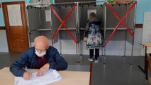 Russians vote in regional polls overshadowed by Navalny poisoning