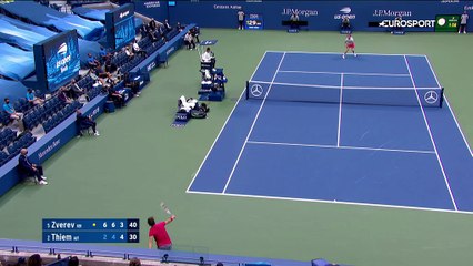 Il a dû s'y reprendre à 3 fois, mais Thiem a fini par percer la muraille Zverev