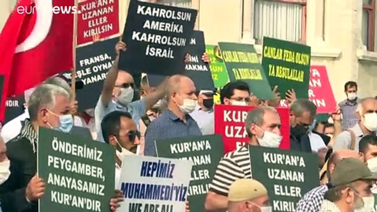 Istanbul: Proteste gegen Charlie Hebdo - "Macron wird einen hohen Preis zahlen"