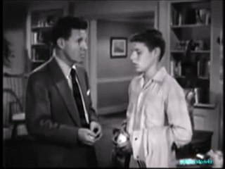 Classic TV Shows - The Adventures Of Ozzie & Harriet - "The Fall Guy" (1952 Season 1)