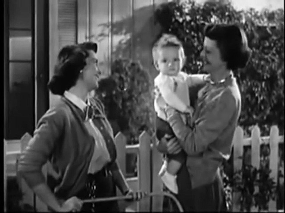 Classic TV Shows - The Adventures of Ozzie and Harriet -  "David The Babysitter"  (1952 Season 1)