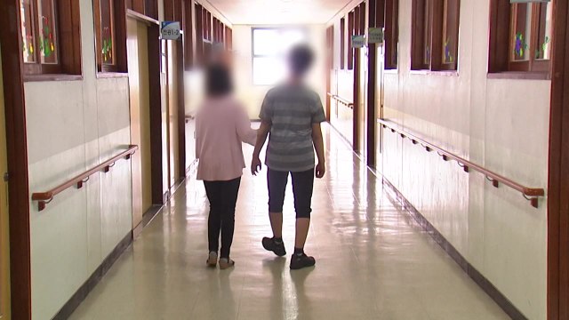 '코로나 블루' 노출된 사회복지사들... 직업 환경 개선 요구 / YTN