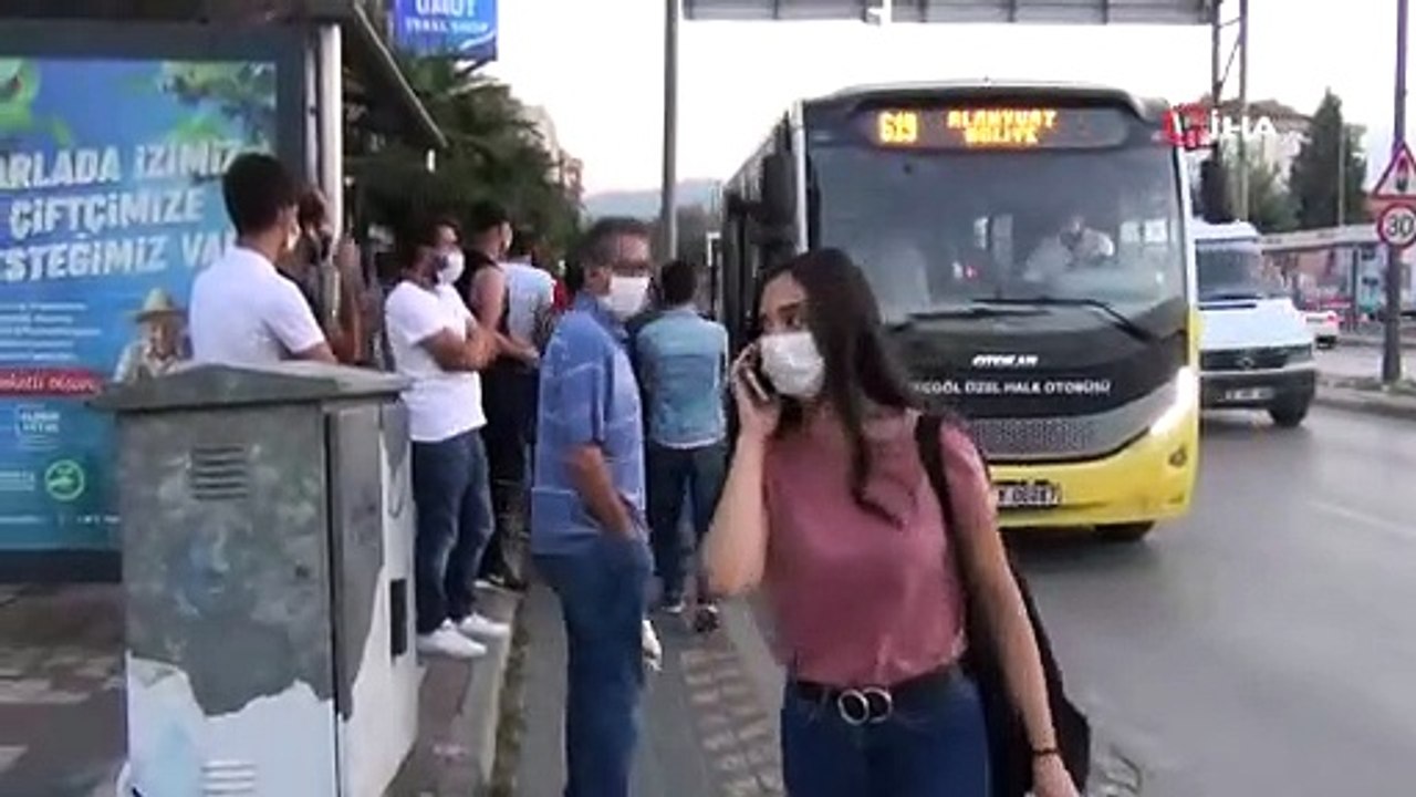Otobüslere mesafe geldi, yolcular durakta kaldı