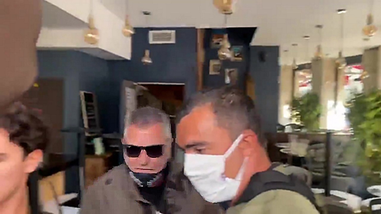 Jean-Marie Bigard pris à partie par des Gilets jaunes (Paris)