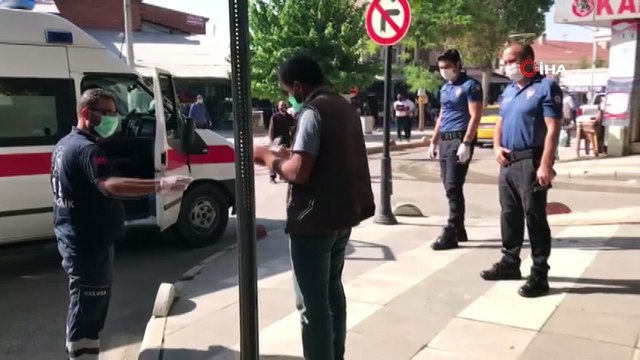 Covid'li hasta karantinayı ihlal etti, meydanda polis tarafından yakalandı