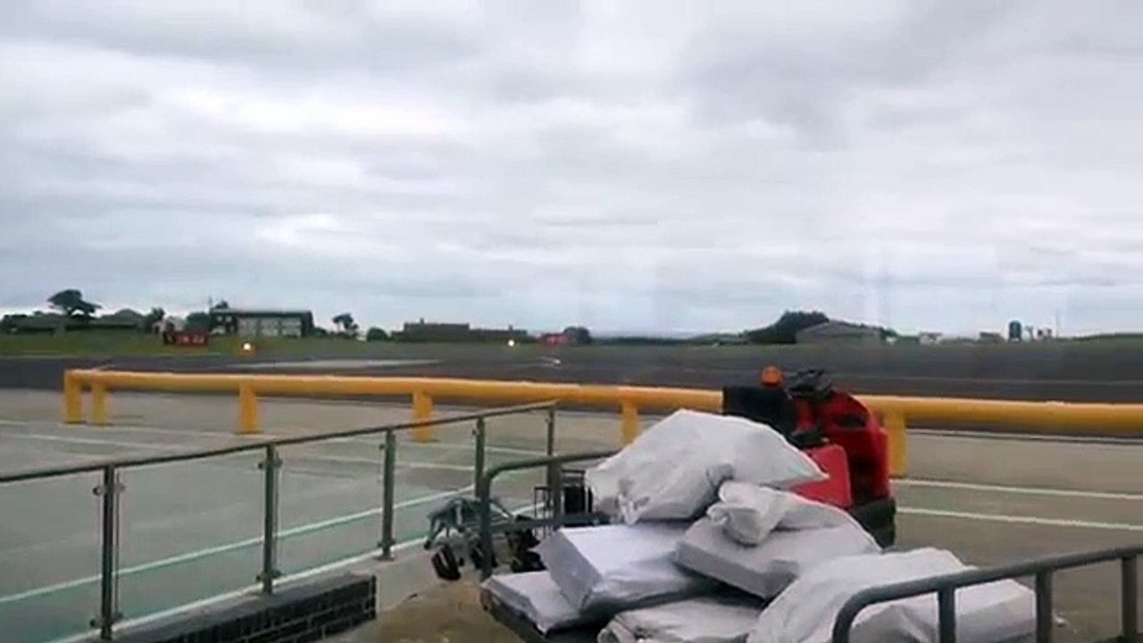 Skybus plane Scilly