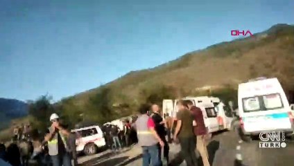 İşçi otobüsü devrildi: 1 ölü | Video