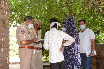 शीतल पेय में नशीला पदार्थ पिलाने से दम्पती सहित दो बच्चे बेहोश