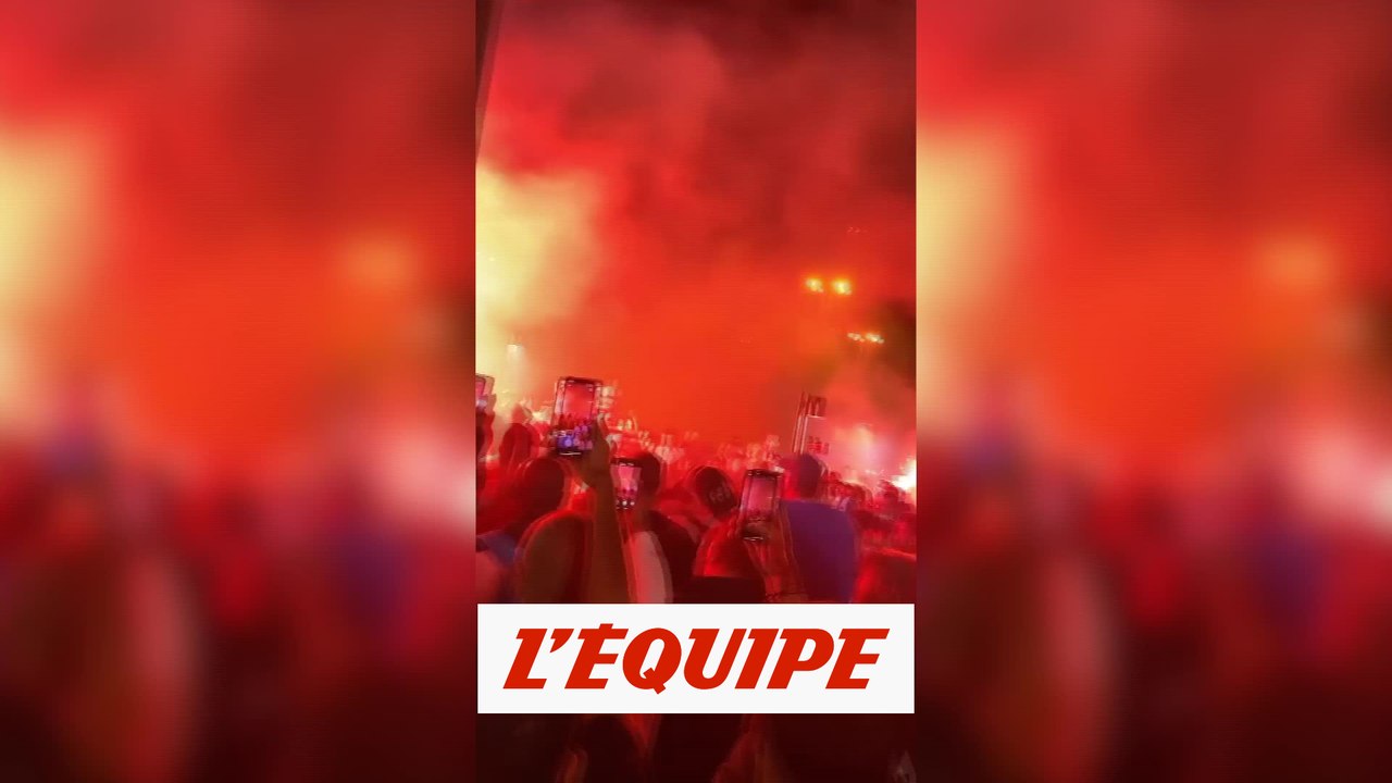 Les Marseillais accueillis en héros - Foot - WTF