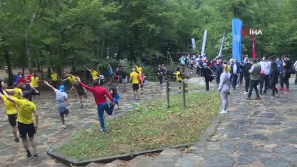 Bakan Kasapoğlu'ndan gençlere mesaj: 'Spor, hayatınızdan hiç eksik olmasın'