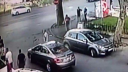 İstanbul'da cami çıkışı silahlı saldırı kamerada