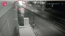 Pendik'de yolcu otobüsünün yan yattığı kaza kamerada