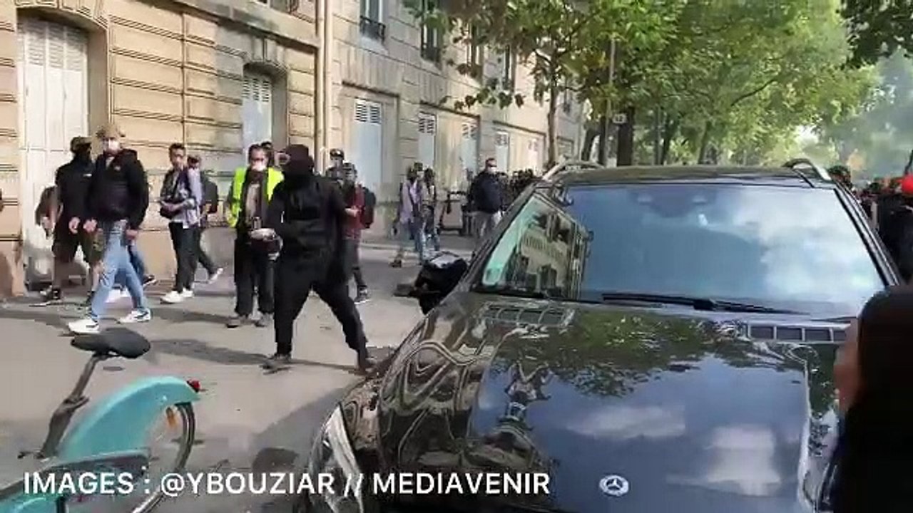 Un passant bousculé par un casseur (Paris)