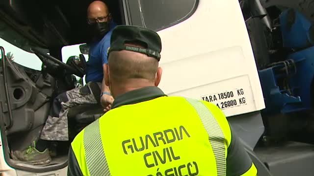 El móvil al volante mata. Arranca una campaña especial de vigilancia en las carreteras con nuevos protocolos covid