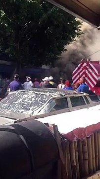 Incendio afecta tienda de colchones en Ensanche Espaillat