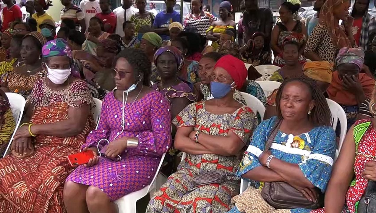 Dons de vivres aux populations de la ville de Bonoua après les violences d'août dernier.
