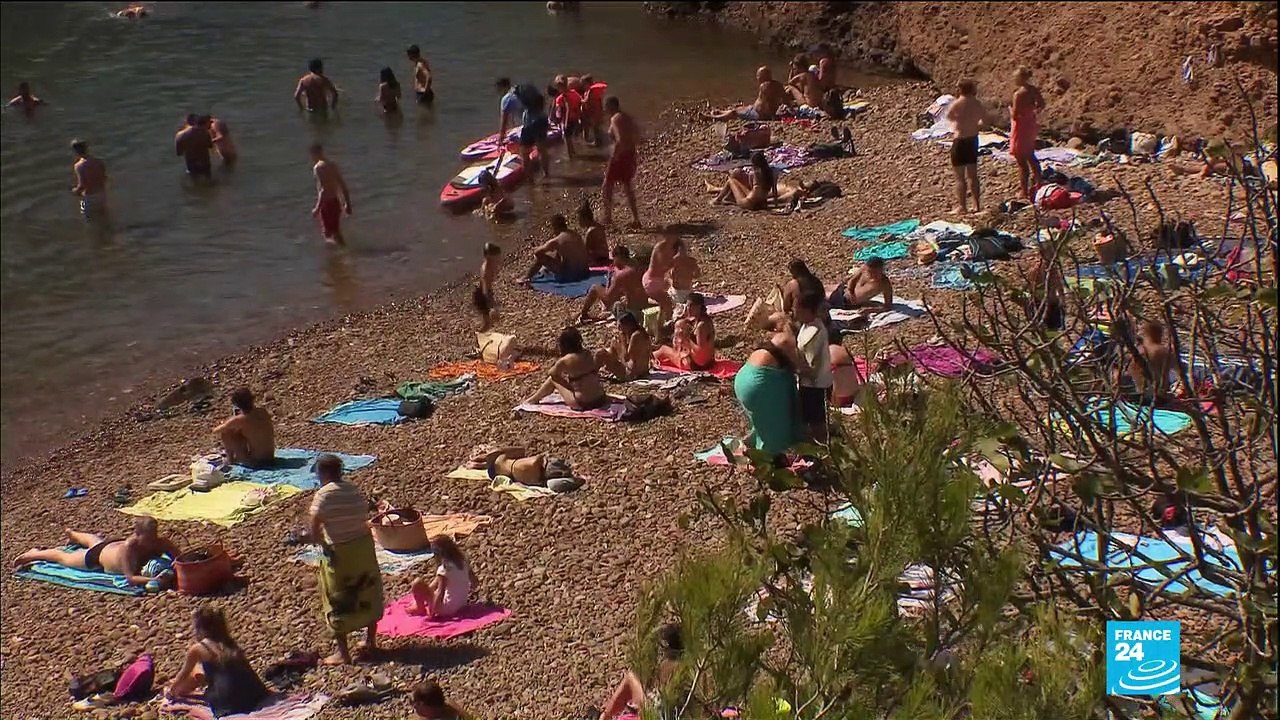 Paris swelters under unseasonal September sunshine